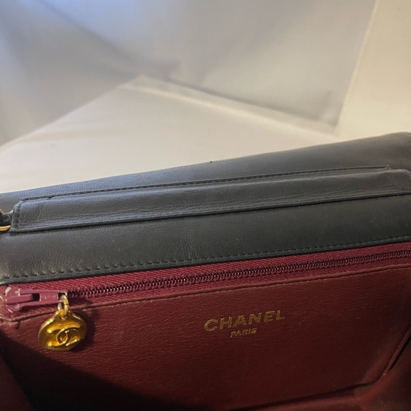 AUTHENTIC CHANEL QUILTED LAMBSKIN CC FLAP BAG - Picture 2 of 9